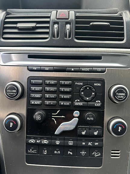 Volvo XC60 15 of 16