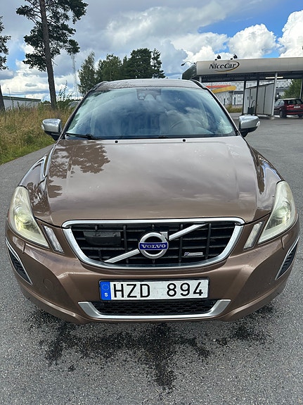 Volvo XC60 13 of 16