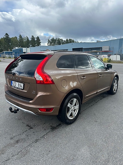 Volvo XC60 3 of 16