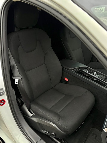 Volvo V90 14 of 29