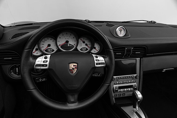 Porsche 911 16 of 30