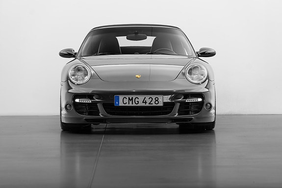 Porsche 911 5 of 30