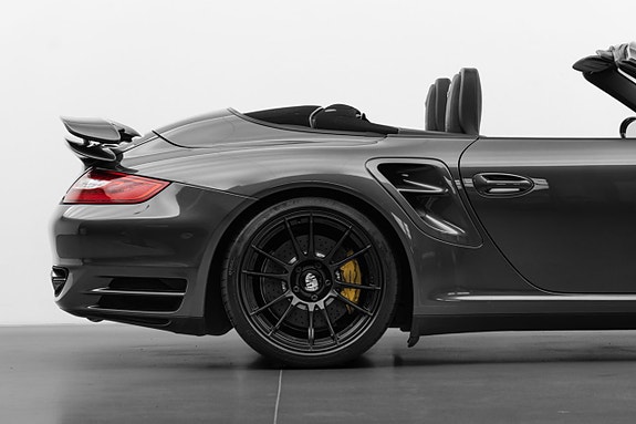 Porsche 911 11 of 30