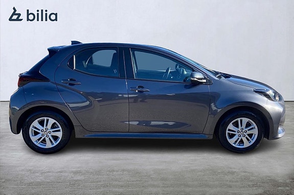 Toyota Yaris 18 of 21