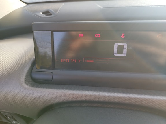 Citroen C4 Cactus 8 of 15