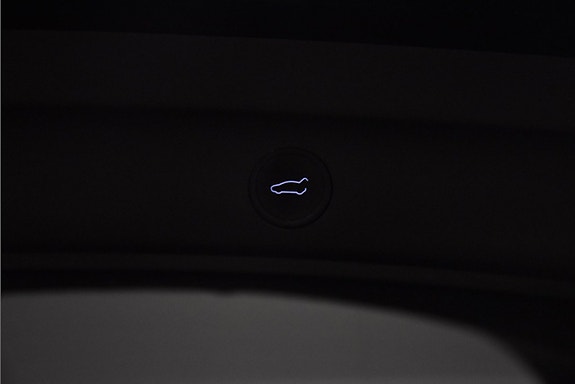 Tesla Model Y 24 of 25