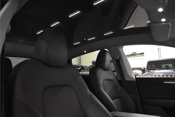 Tesla Model Y 15 of 25