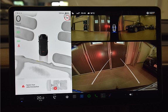 Tesla Model Y 23 of 25