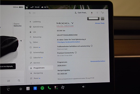 Tesla Model Y 19 of 25
