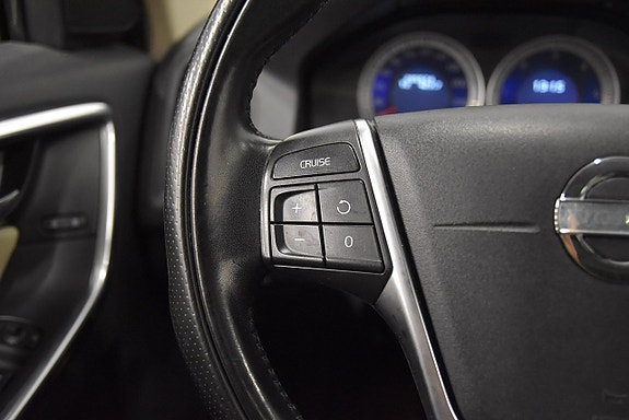 Volvo XC60 10 of 19