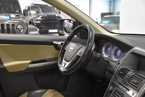 Volvo XC60 9 of 19