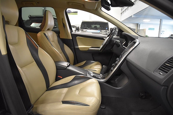 Volvo XC60 13 of 19