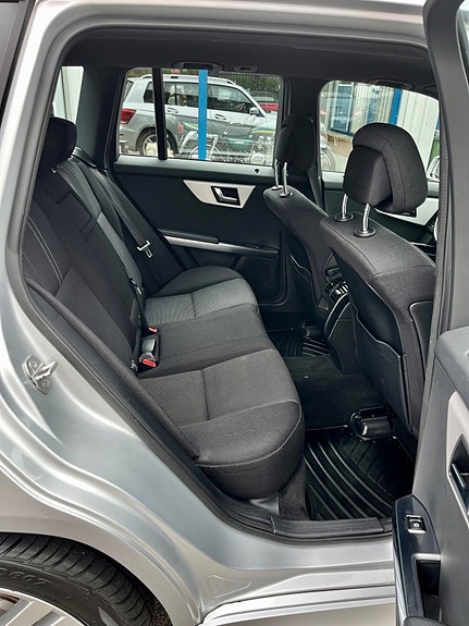 Mercedes-Benz GLK200 9 of 11