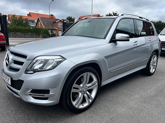 Mercedes-Benz GLK200 3 of 11