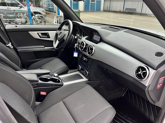 Mercedes-Benz GLK200 7 of 11