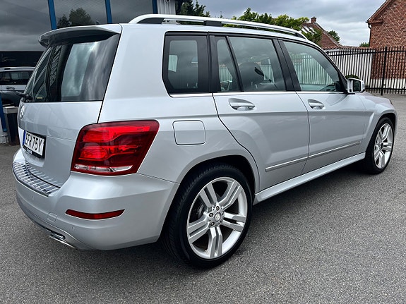 Mercedes-Benz GLK200 6 of 11