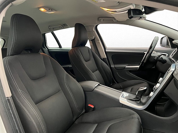 Volvo V60 22 of 28