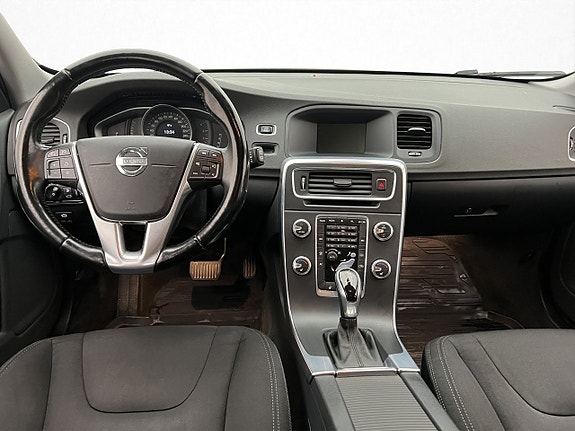 Volvo V60 13 of 28