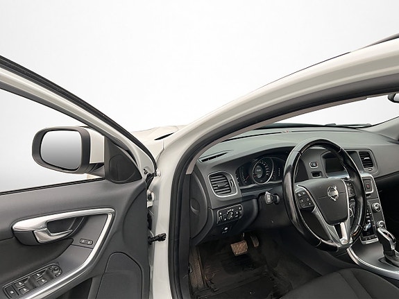 Volvo V60 11 of 28