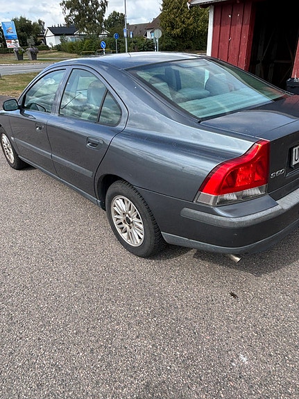 Volvo S60 5 of 11