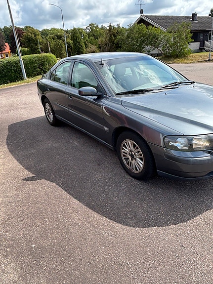 Volvo S60 2 of 11