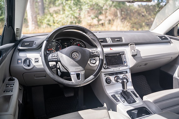 Volkswagen Passat 10 of 21