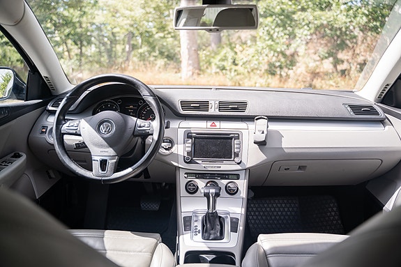 Volkswagen Passat 14 of 21