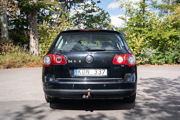 Volkswagen Passat 7 of 21