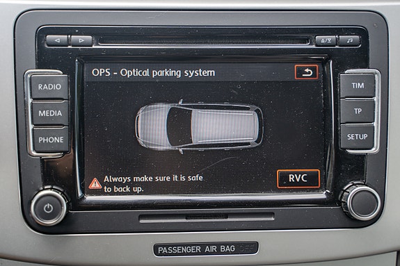 Volkswagen Passat 19 of 21