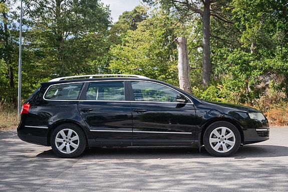 Volkswagen Passat 5 of 21