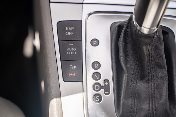 Volkswagen Passat 16 of 21