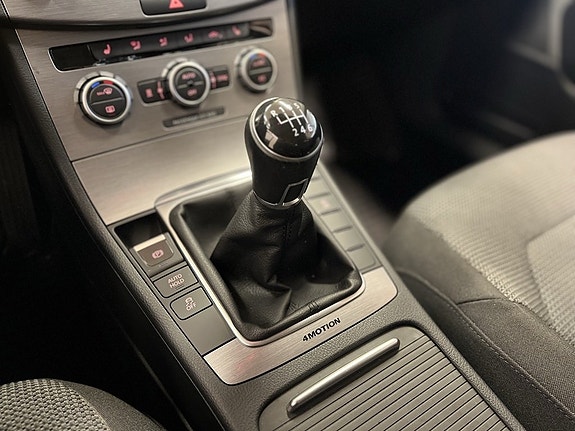 Volkswagen Passat 15 of 16