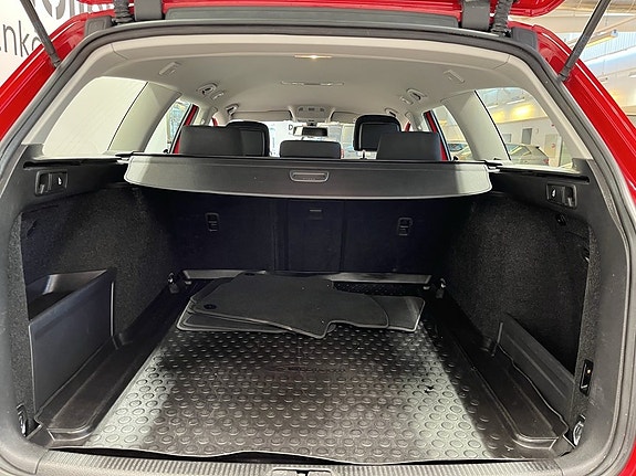 Volkswagen Passat 16 of 16