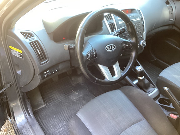 Kia Ceed 4 of 8