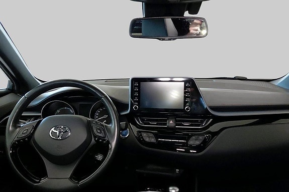 Toyota C-HR 9 of 11