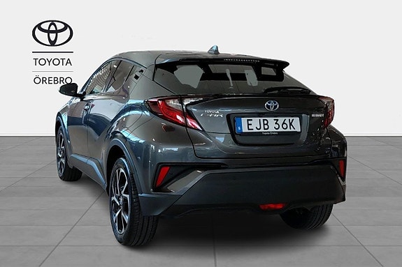 Toyota C-HR 4 of 11