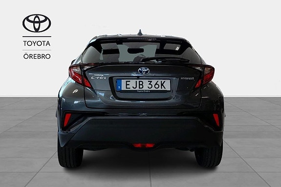 Toyota C-HR 5 of 11