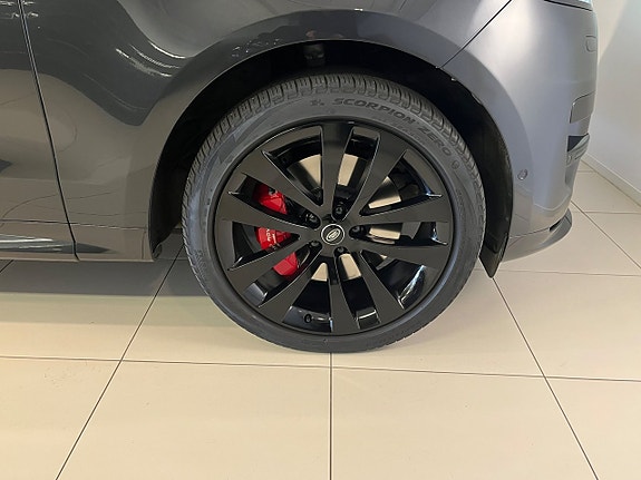 Land Rover Range Rover Sport 7 of 12