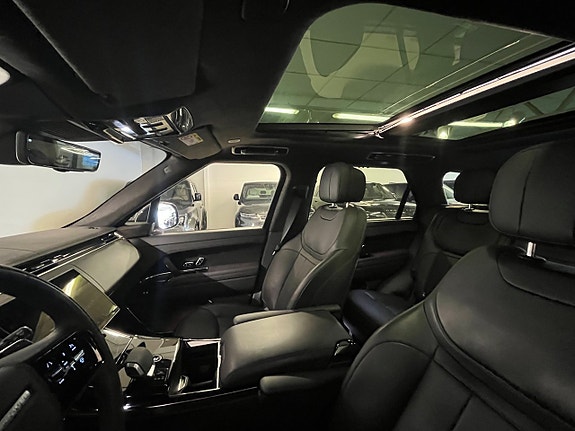 Land Rover Range Rover Sport 10 of 12