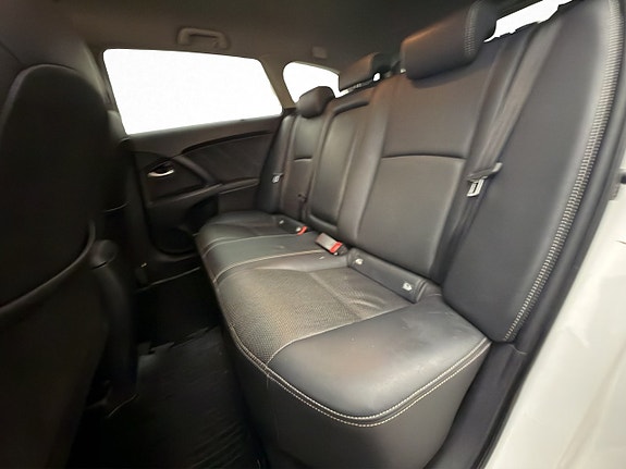 Toyota Avensis 28 of 30