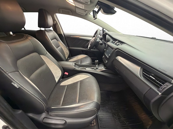 Toyota Avensis 26 of 30