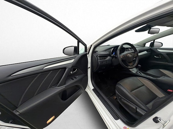 Toyota Avensis 10 of 30