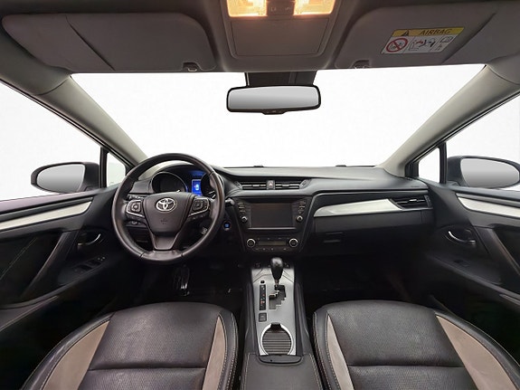 Toyota Avensis 12 of 30