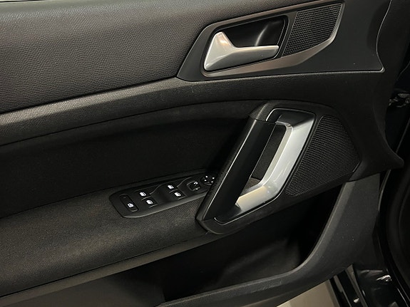 Peugeot 308 SW 13 of 25