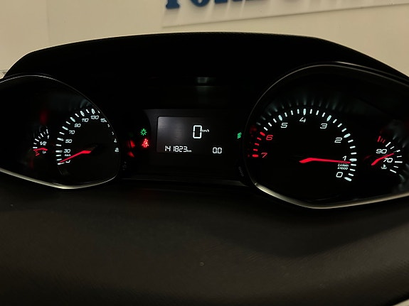 Peugeot 308 SW 24 of 25