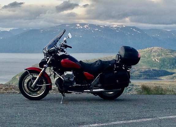 Moto Guzzi California 1100 i 2 of 2
