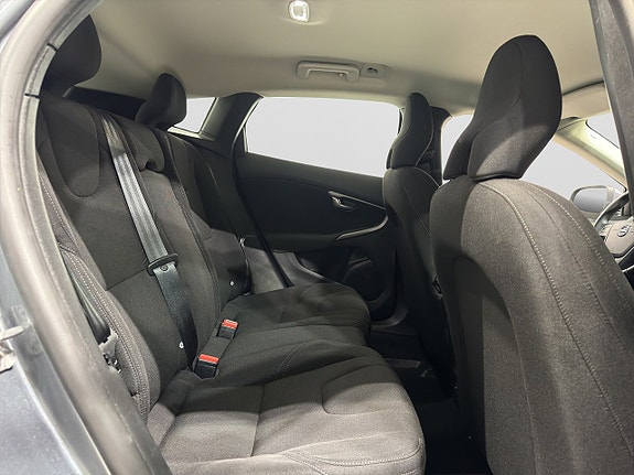 Volvo V40 10 of 17