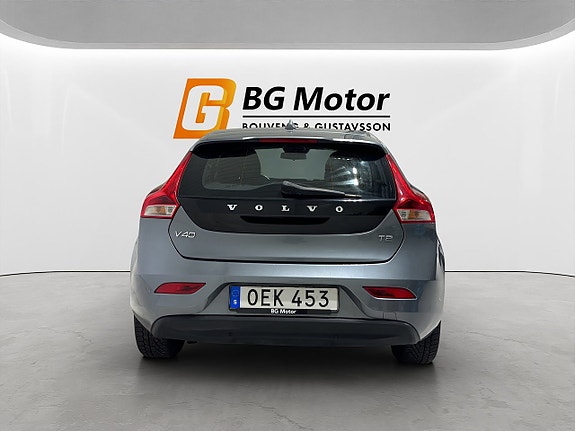 Volvo V40 5 of 17