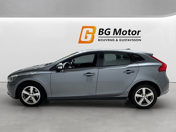 Volvo V40 7 of 17