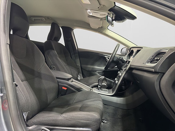 Volvo V40 9 of 17